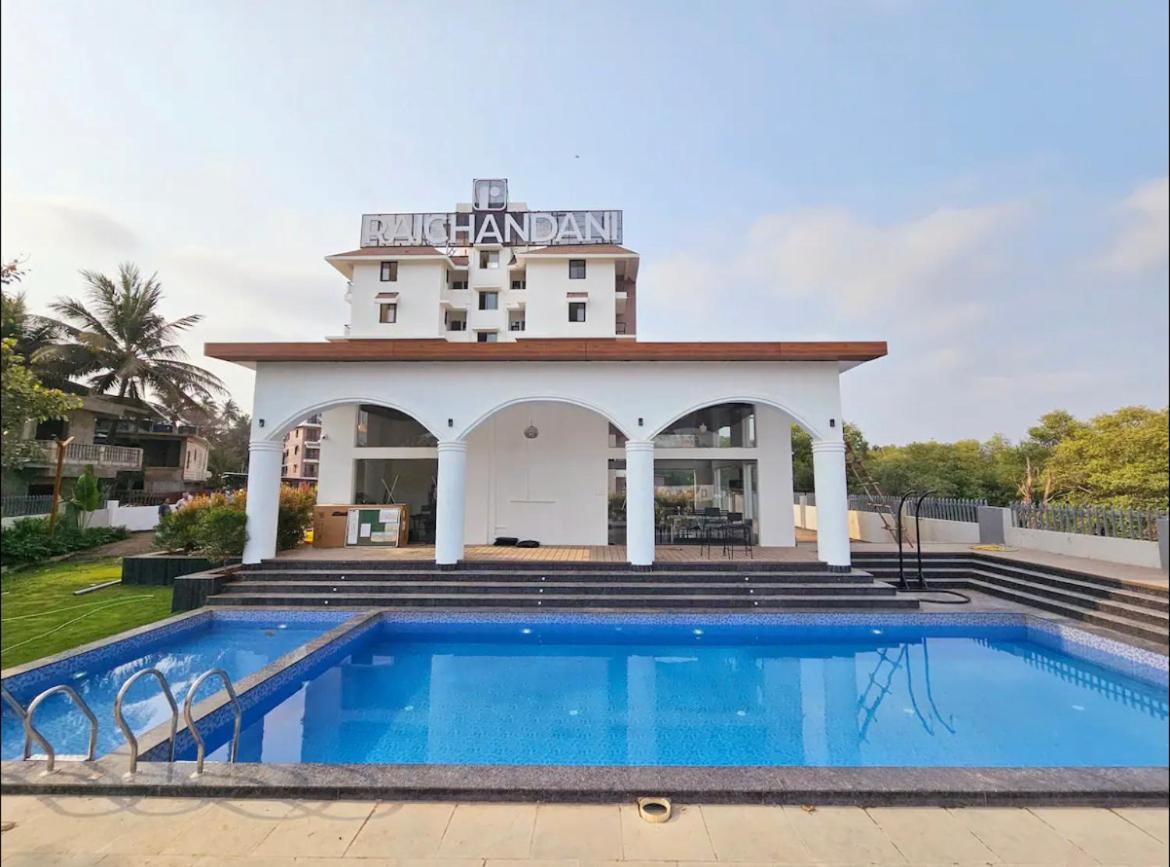 Botanica By Raichandani , Nerul Apartment